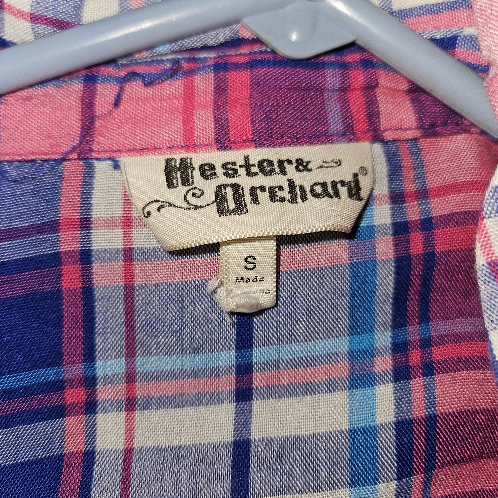 Ladies Button Up - Picture 2 of 2
